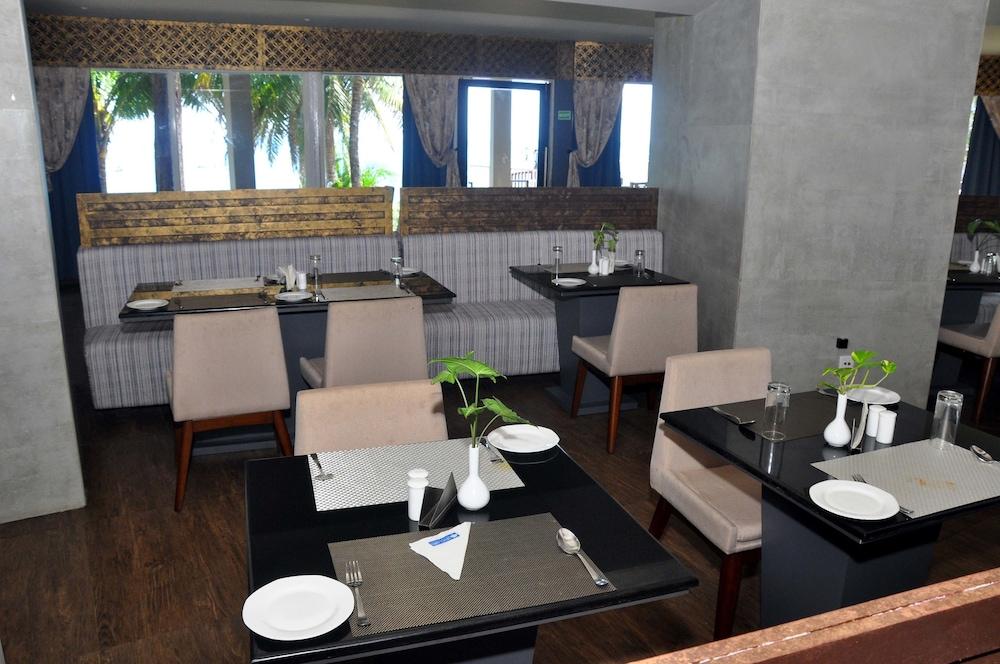 Sinclairs Bayview Hotel Port Blair Exterior photo